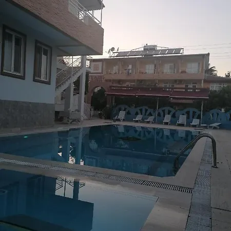 Hotel apartamentowy Gunisigi Apart Side