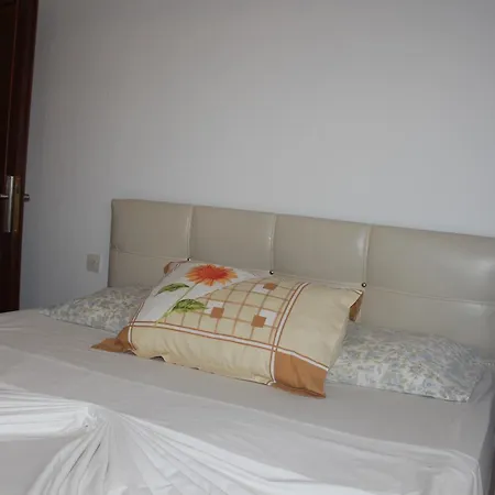 Aparthotel Gunisigi Apart *