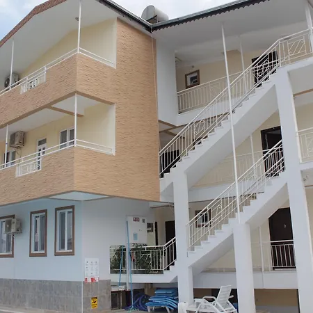 Aparthotel Gunisigi Apart Side