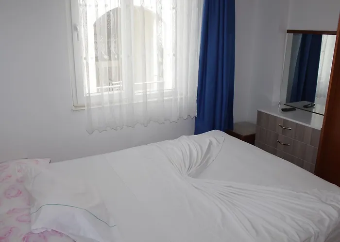 Aparthotel Gunisigi Apart Side