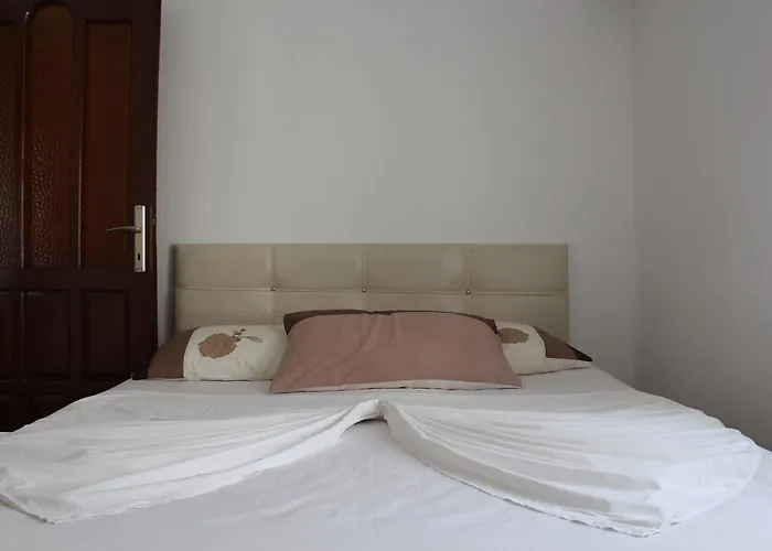 Aparthotel Gunisigi Apart Side